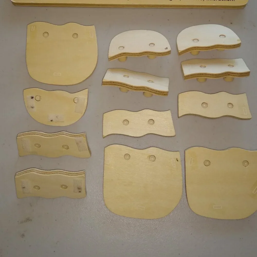 Melissa & Doug  Wooden Peg Puzzles: Shoes lacing , Hands counting. Vintage